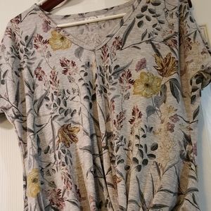 Maurices floral v-neck